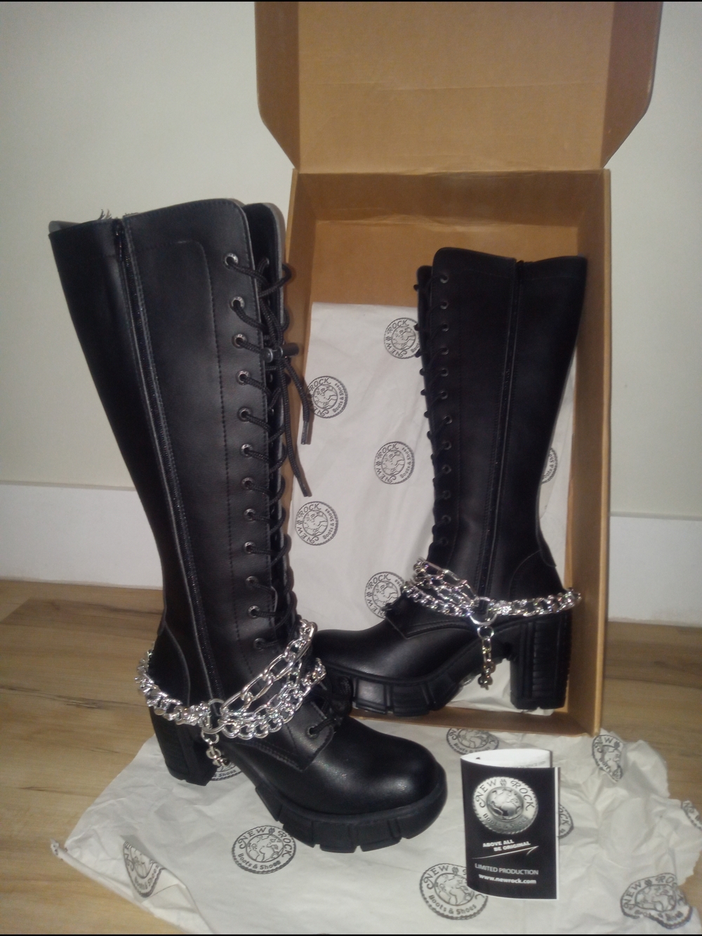 Black Lace Up New Rock Knee High Black Vegan Leather Chain Skull [US10/EU41]